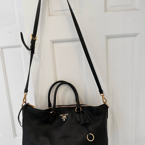 Prada Black leather shoulder bag - Picture 4 of 11